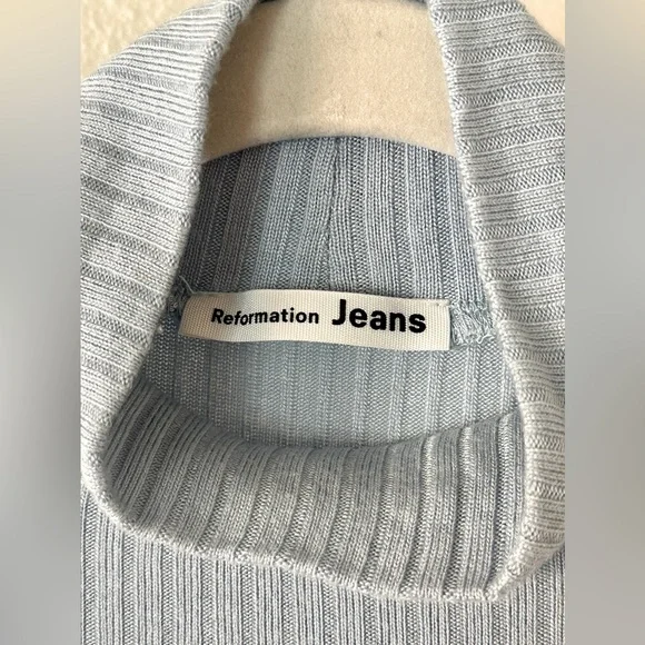 Reformation Valeria Turtleneck Crop Top - Picture 5 of 6